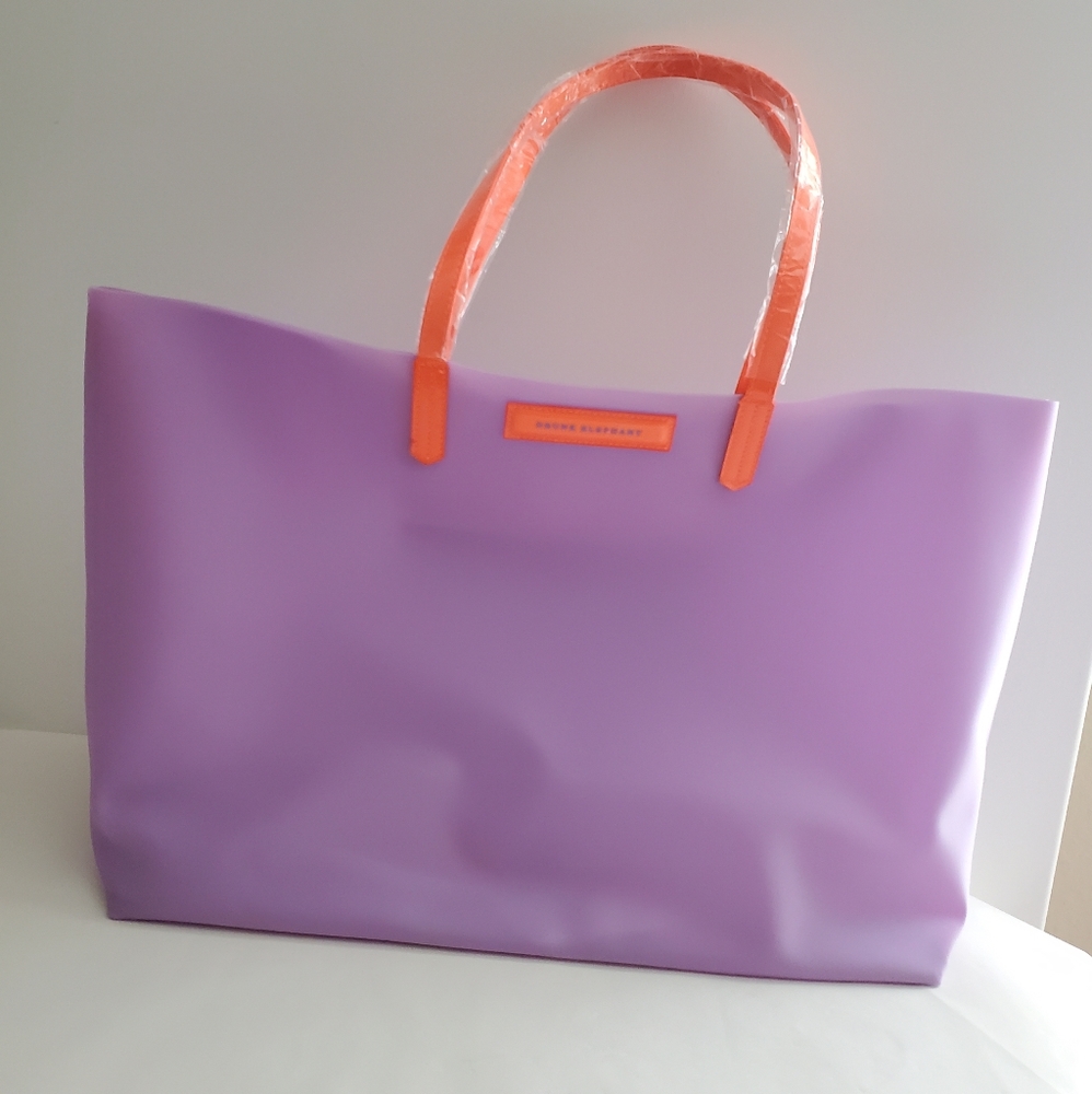 NWOT DRUNK ELEPHANT Tote Bag w Pocket & Wristlet